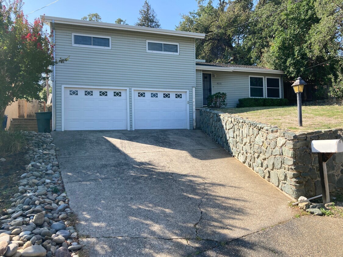 Street View - 4275 Waushara Ave