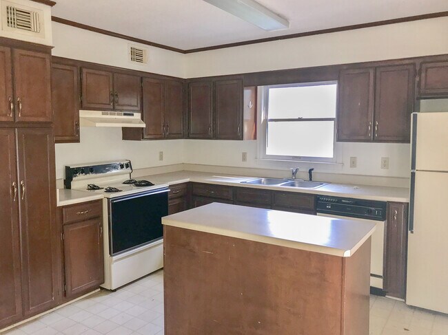 Foto del edificio - 350 Rucker Ln