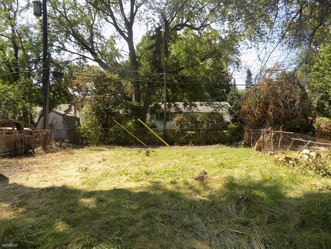Building Photo - 3 br, 1.5 bath House - 19775 Burgess