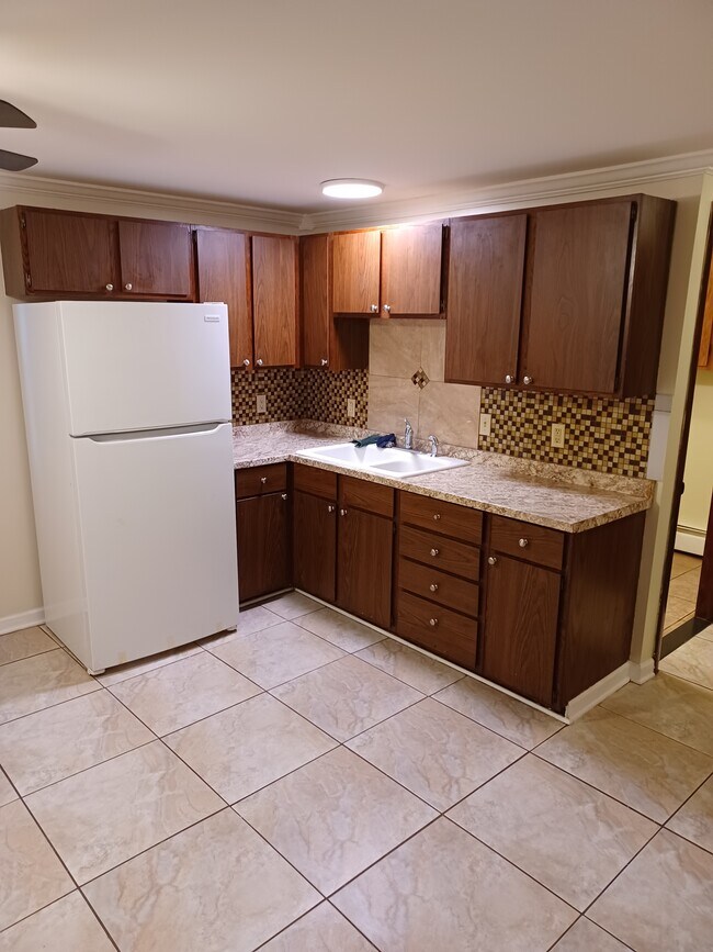 kitchen - 356 Amherst St