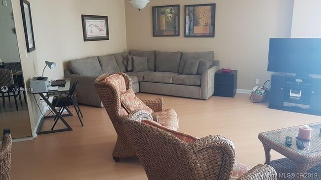 Photo - 3901 S Ocean Dr Apartment