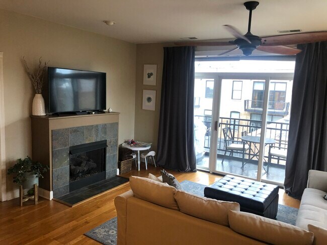 Fireplace/Balcony - 2330 W Saint Paul Ave