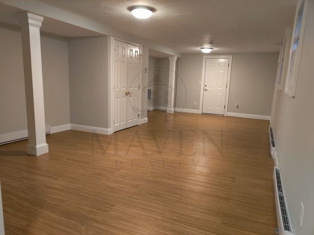 Building Photo - Union Square area, studio apartment featur...