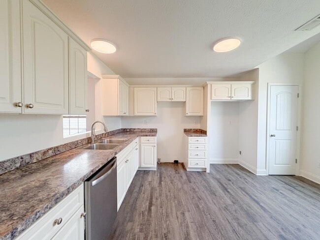 Photo - 1240 Orchard Dr House