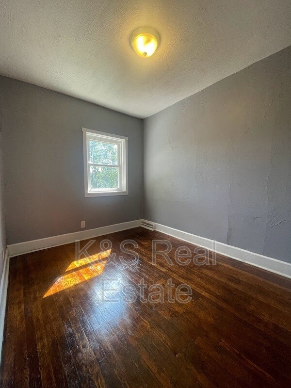 Building Photo - 7900 Inglenook Pl