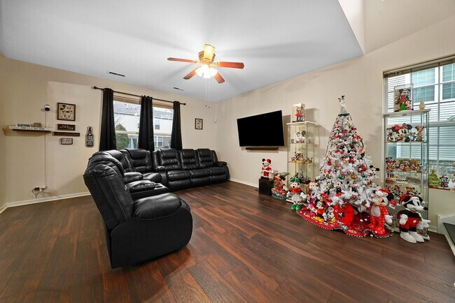 Foto del edificio - 650 Hawley Dr