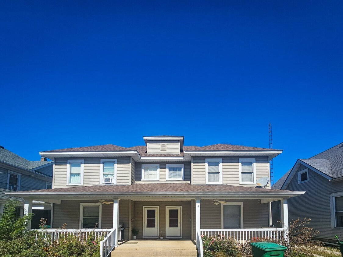 Primary Photo - 1208-1210 Lincoln Ave