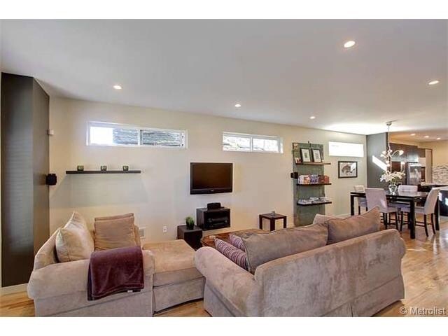 Folleto/volante de marketing - 3639 Mariposa Street