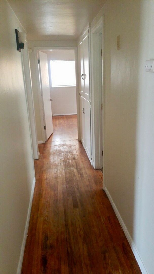 Building Photo - Cozy three bedroom!