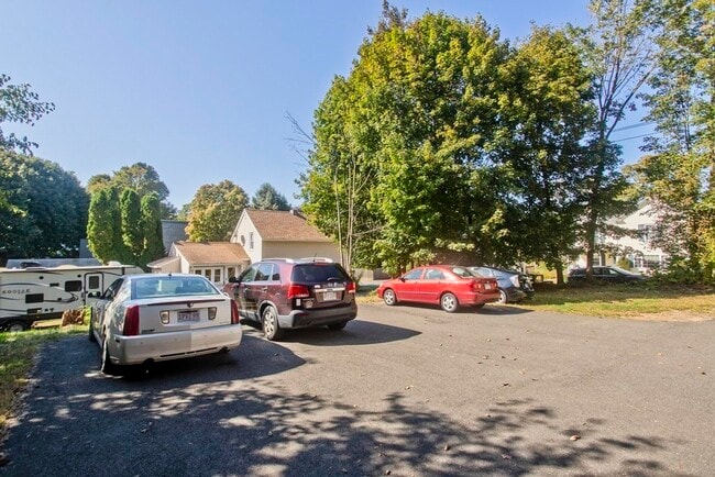 Building Photo - 13 Smith St