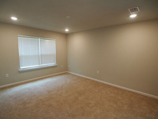 Foto del edificio - 4 Bedroom home with community pool!
