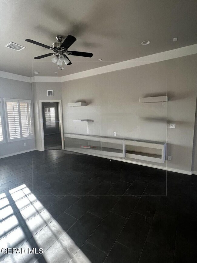 Foto del edificio - 3720 Loma Jacinto