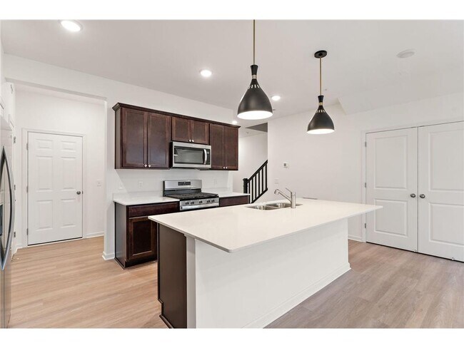 Building Photo - 4865 Avery Ct