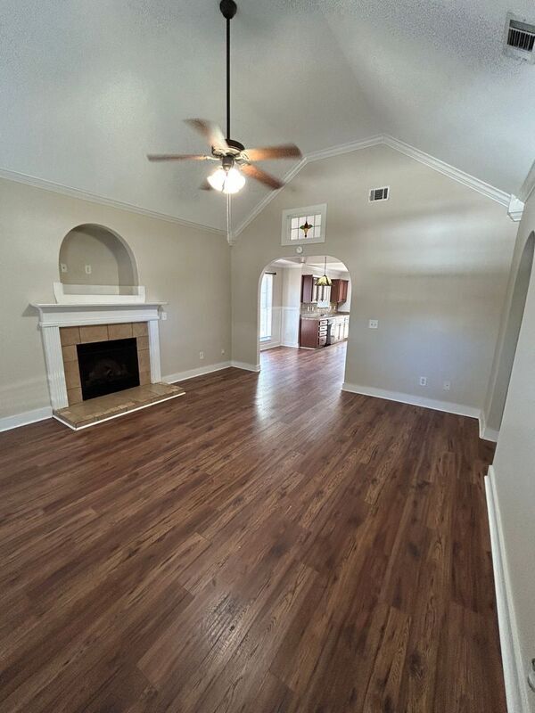 Foto del edificio - 116 Moss Stone Ln