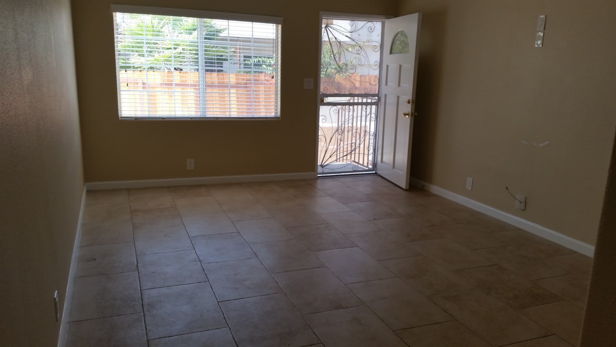 2026 vanderbilt ln redondo beach ca building photo