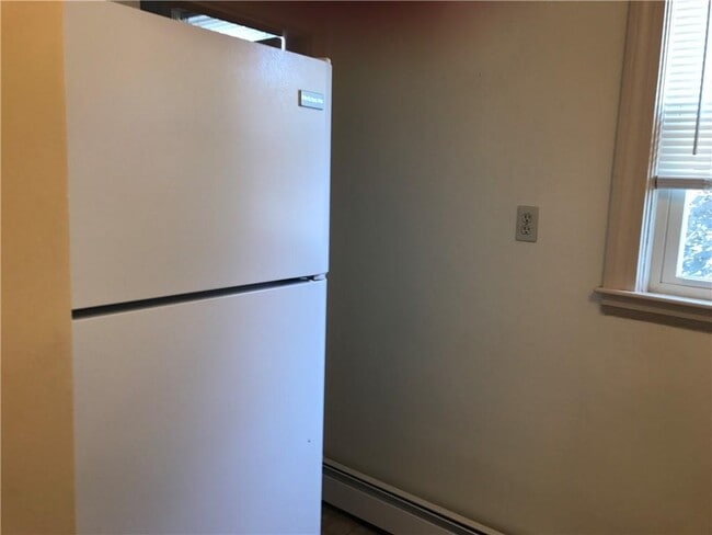 Building Photo - 308 State St