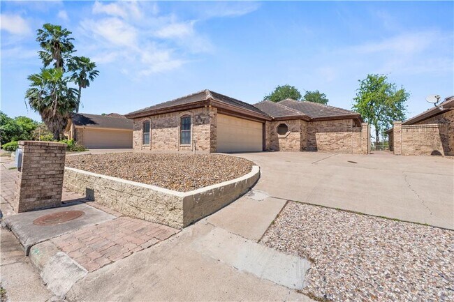 Building Photo - 29 Rio Grande Dr