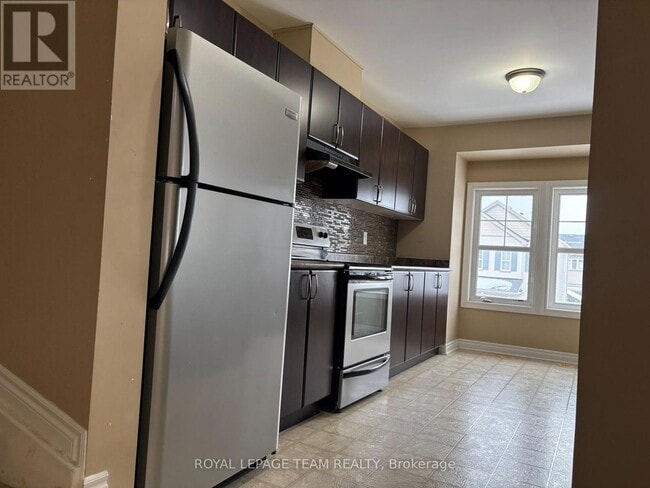 Building Photo - 2652 Baynes Sound Way