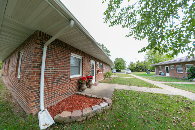 Building Photo - 304 Fairgrounds Rd