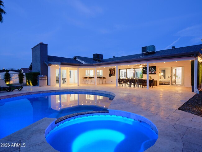 Foto del edificio - 15218 N 61st St