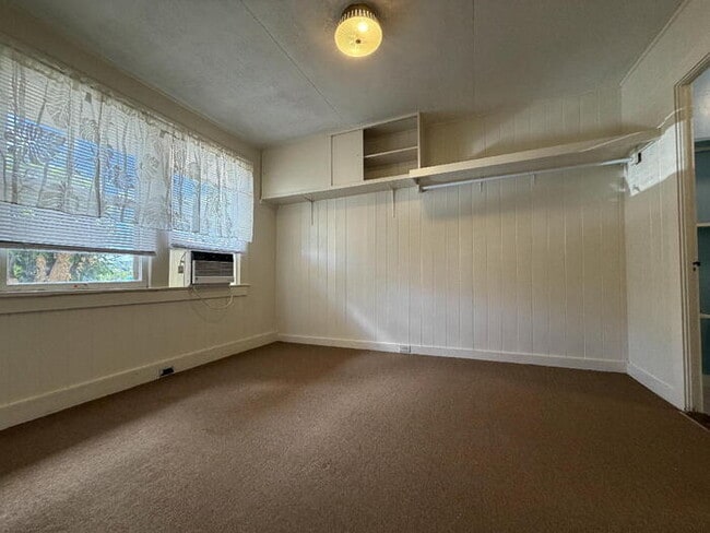 Building Photo - To register for the showing time, note the 4 digit code: 3943 and click "APPLY NOW."(mobile:orang...
