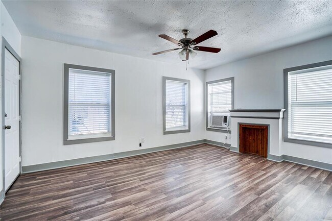 Building Photo - 415 W Polk St