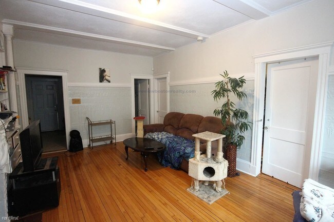 Building Photo - 5 Bellavista