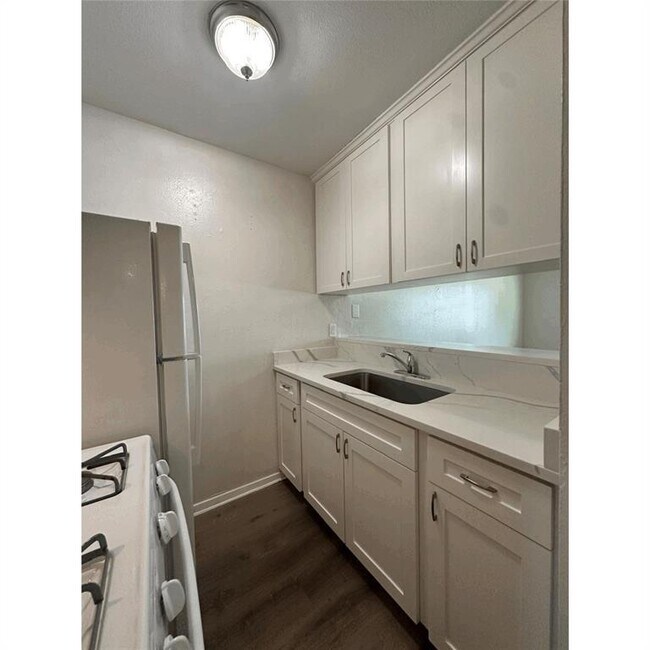 Building Photo - 5207 Tahoe Trail