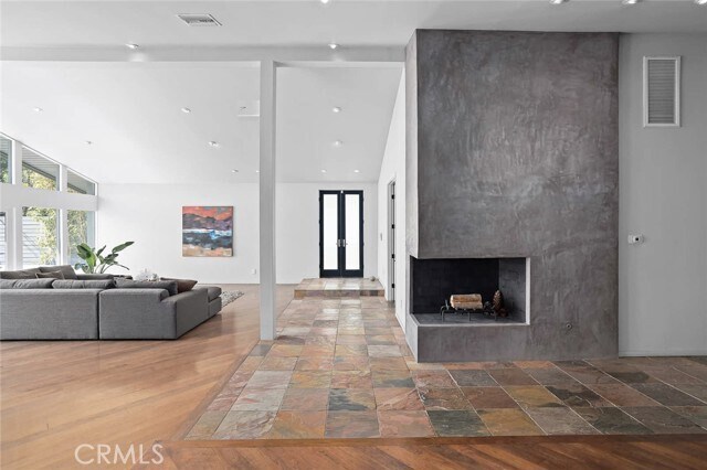 Foto del edificio - 2420 Bowmont Dr