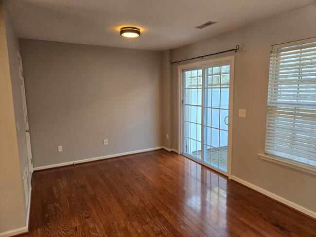 Dining area - 127 Park Place Dr