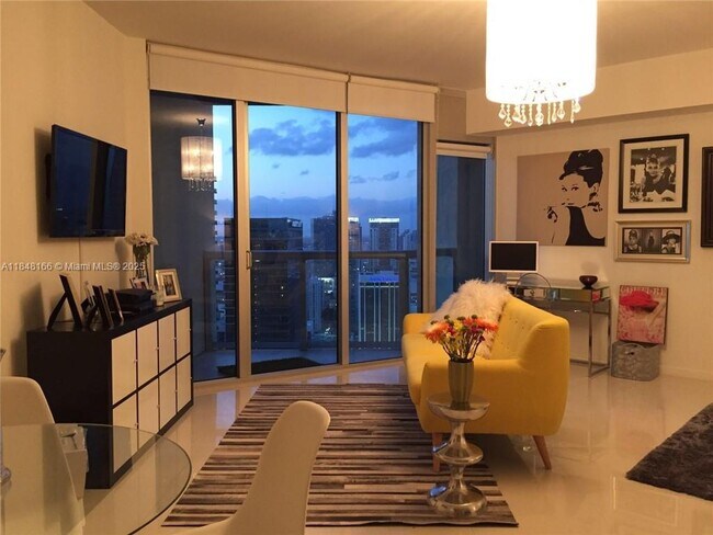 Foto del edificio - 475 Brickell Ave