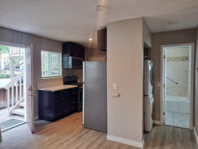 Building Photo - Spacious Studio with Assigned Parking Near...
