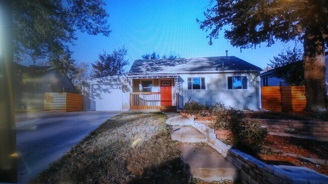 Building Photo - 2345 S Knox Ct