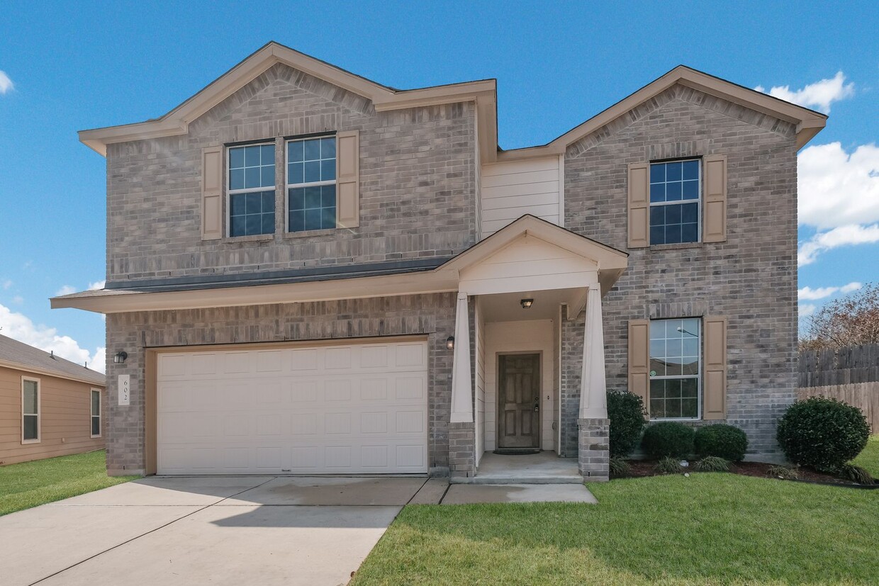 Foto principal - 4bd/2.5Ba in Stone Oak