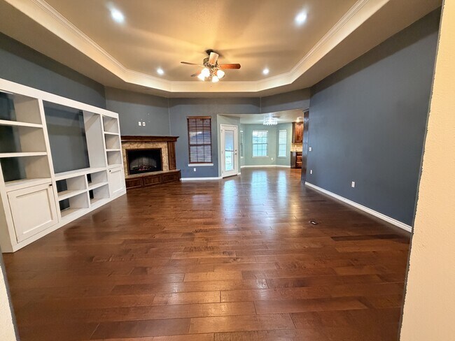 Building Photo - 426 E University Dr