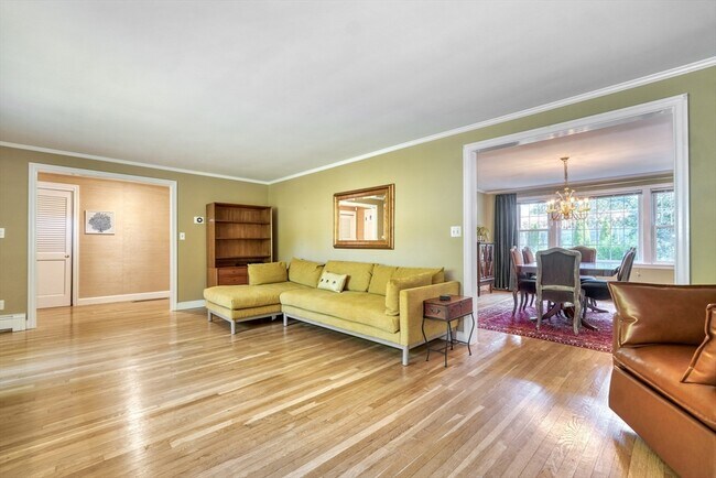 Foto del edificio - 65 Sherburne Rd S
