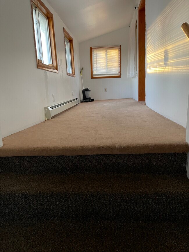 26 Center Ave, Mount Pocono, PA 18344 House for Rent in Mount Pocono