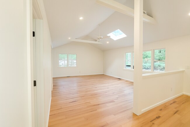 Foto del edificio - 258 N Country Rd