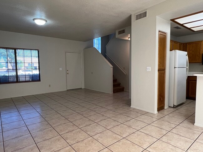 Foto del edificio - 2986 N Oregon St