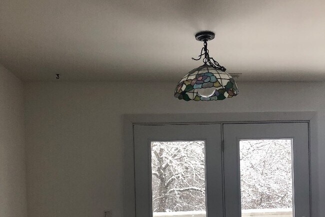 Foto del edificio - 320 Crestview Dr