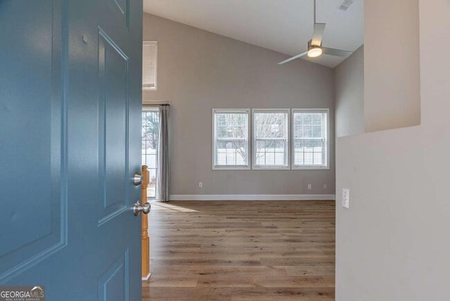 Building Photo - 211 Harmony Ct