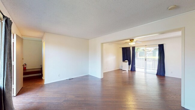 Building Photo - Three-Bedroom Duplex in Aiea.  Pet-Friendl...