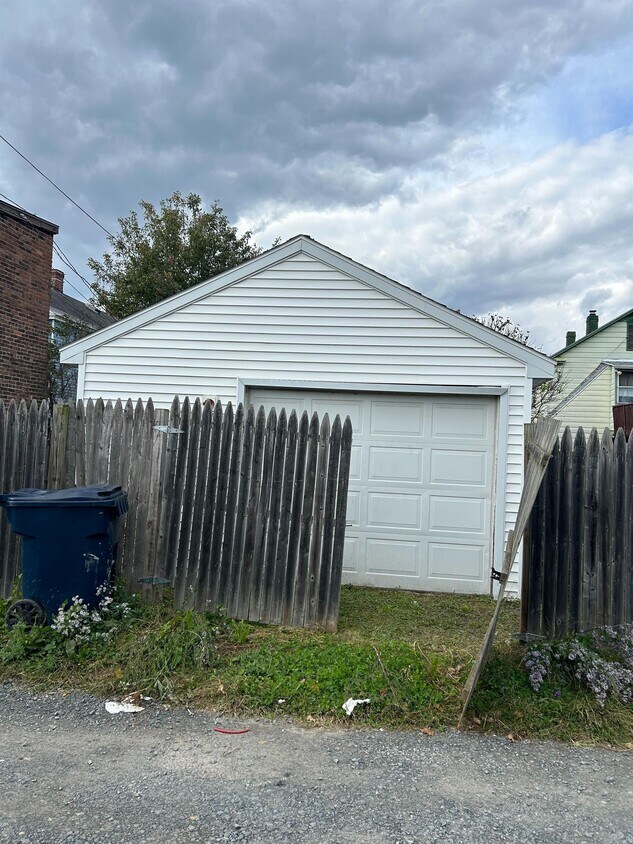 2316 4th Ave, Watervliet, NY 12189 House Rental in Watervliet, NY