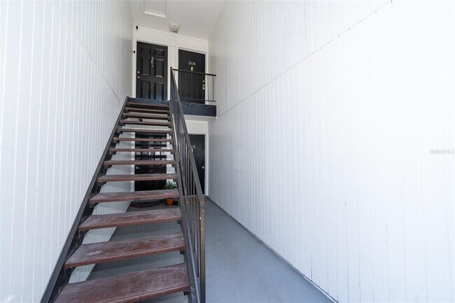 Building Photo - 5317 Curry Ford Rd