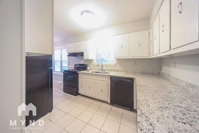 Foto del edificio - 2545 Eastbrook Dr