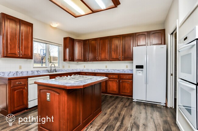 Building Photo - 510 Meadow Chase Drive