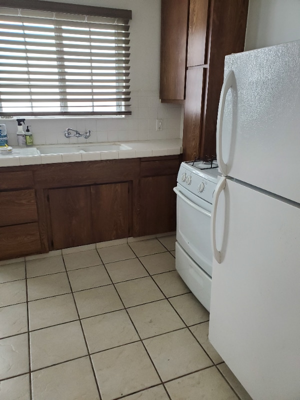 Building Photo - 2614 Grand Canal