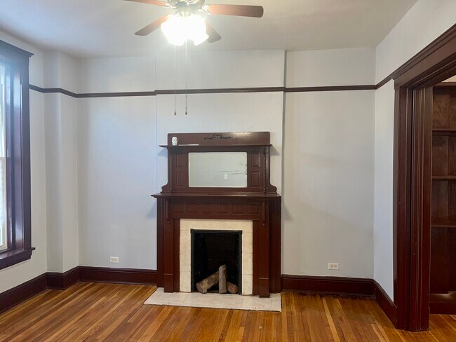 Building Photo - 3439 W Fulton Blvd