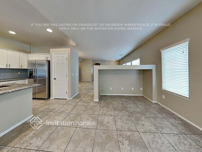 Building Photo - 13779 W Maui Ln