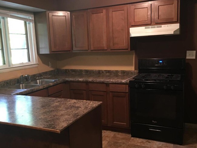 Building Photo - 402 E 69th Pl